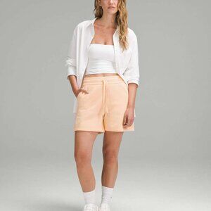 Lululemon Scuba High-Rise short 5"